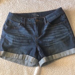 Time and Tru size 10 mid rise Jean shorts
